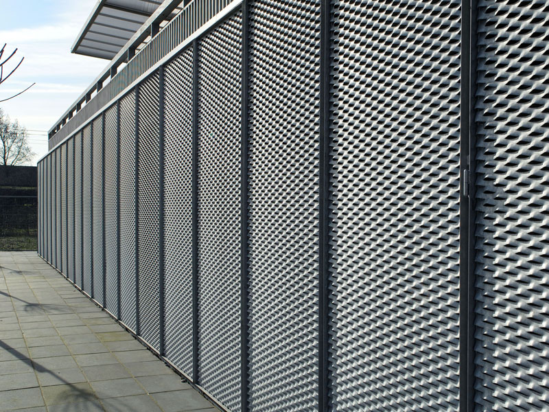 Building facade/cladding